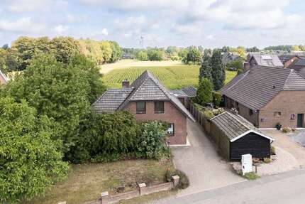 Haus Emmerich am Rhein - 8 Zimmer, 165 m&sup2;, 399.000&euro; | Angebot:27334718