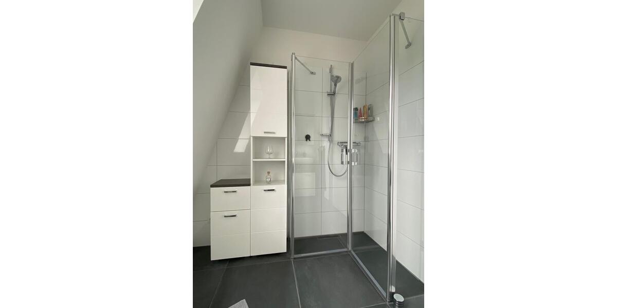 Dachgeschoßwohnung Wesel Bislich - 3 Zimmer, 85 m&sup2;, 900&euro; | Angebot:25967643