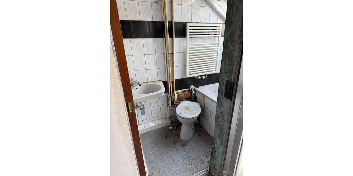 Einfamilienhaus Rees - 3 Zimmer, 120 m&sup2;, 140.000&euro; | Angebot:25299494