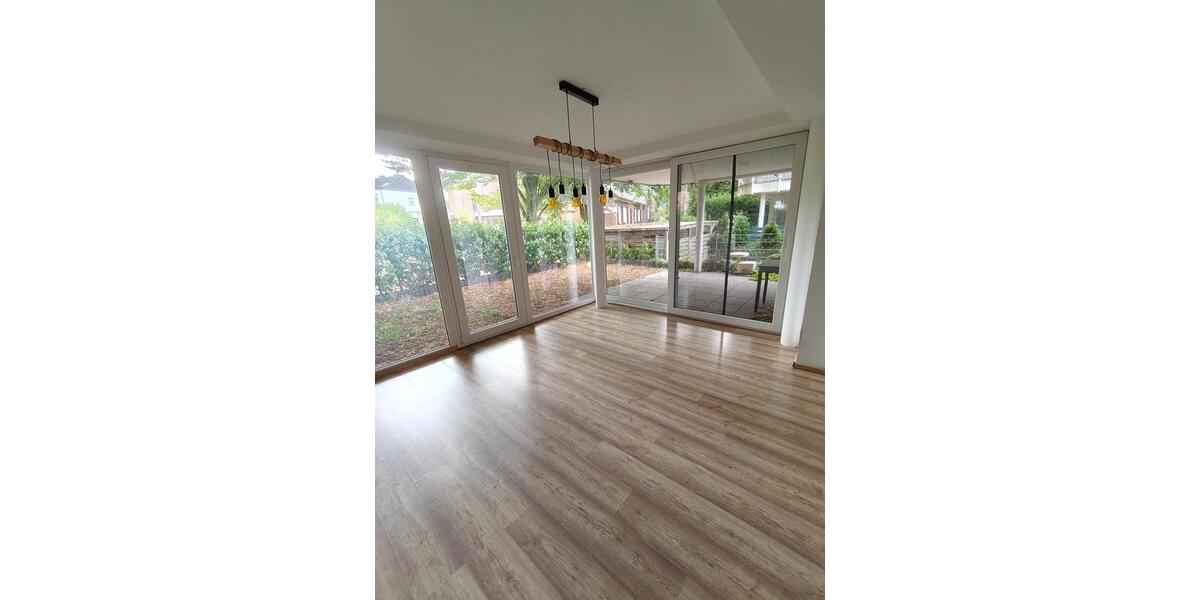 Erdgeschoßwohnung Emmerich am Rhein - 5 Zimmer, 110 m&sup2;, 245.000&euro; | Angebot:27263697