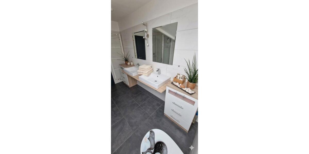 Einfamilienhaus Wesel - 8 Zimmer, 200 m&sup2;, 2.950&euro; | Angebot:26595947