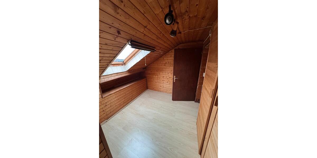 Reihenhaus Emmerich am Rhein - 6 Zimmer, 110 m&sup2;, 260.000&euro; | Angebot:23829174