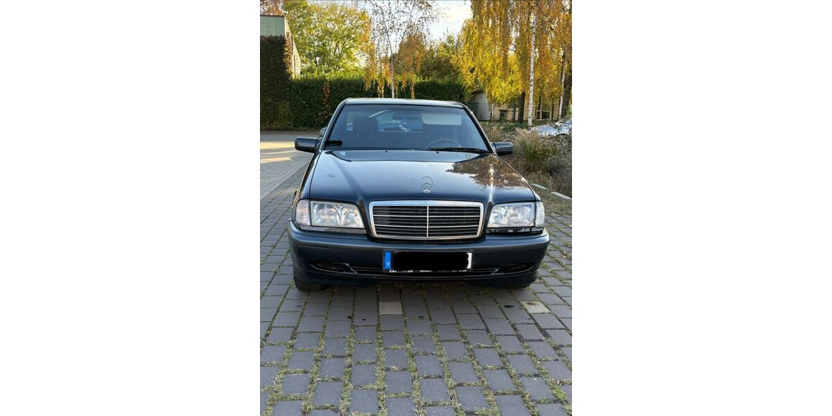 Mercedes-Benz C 180 211.000 km 4.999 &euro; Bocholt 46399