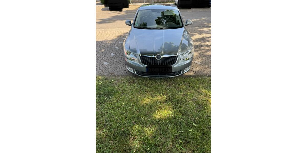 Skoda Superb 140.000 km 7.499 &euro; Rees 46459