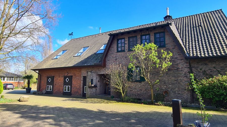 Provisionsfrei* solider Resthof 3 ETW Pool Sauna Garagen Toplage - Gewerbeobjekt Rees | Angebot:25167471