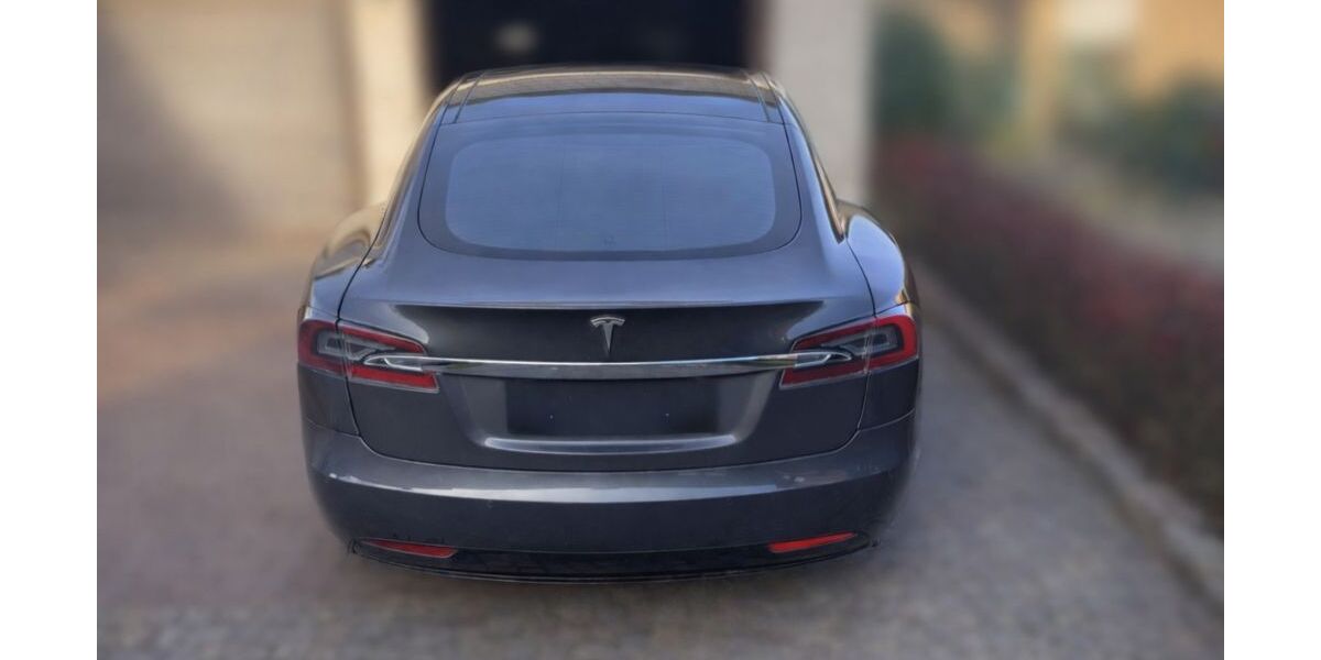 Tesla Model S 405.000 km 21.999 &euro; Schermbeck 46514