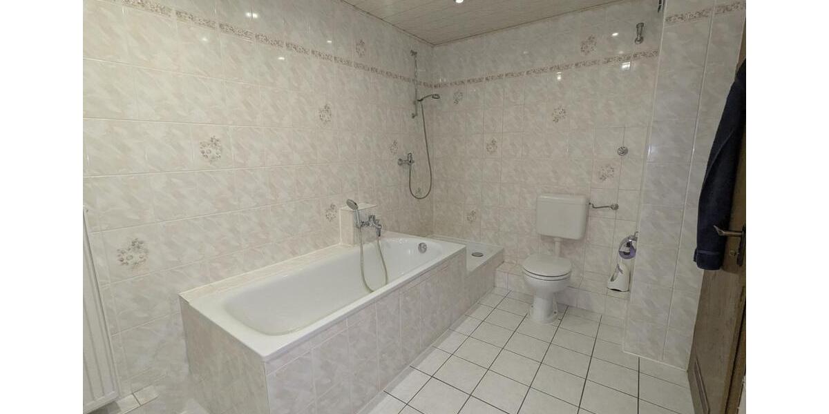 Reihenhaus Wesel - 7 Zimmer, 104 m&sup2;, 365.000&euro; | Angebot:25393572