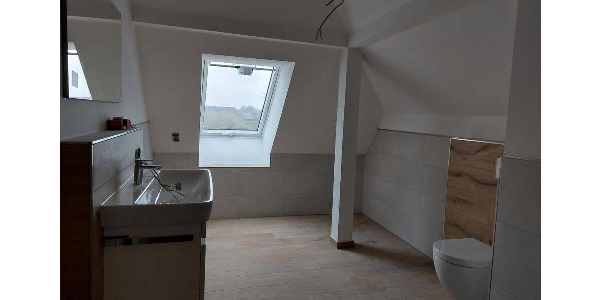 Dachgeschoßwohnung Kalkar - 3 Zimmer, 95 m&sup2;, 1.045&euro; | Angebot:24393576