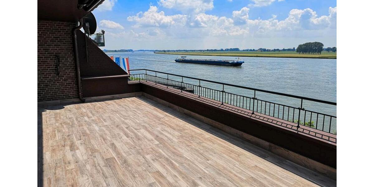 Reihenhaus Emmerich am Rhein - 12 Zimmer, 357 m&sup2;, 3.400&euro; | Angebot:25163561