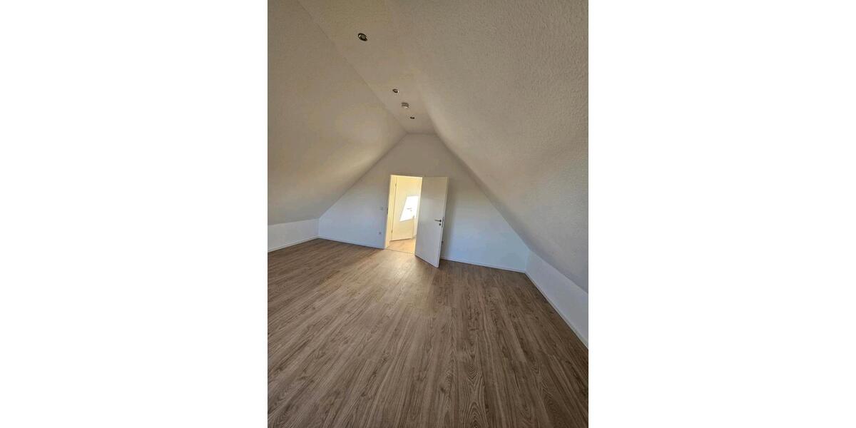 Dachgeschoßwohnung Xanten - 1 Zimmer, 30 m&sup2;, 530&euro; | Angebot:26003711