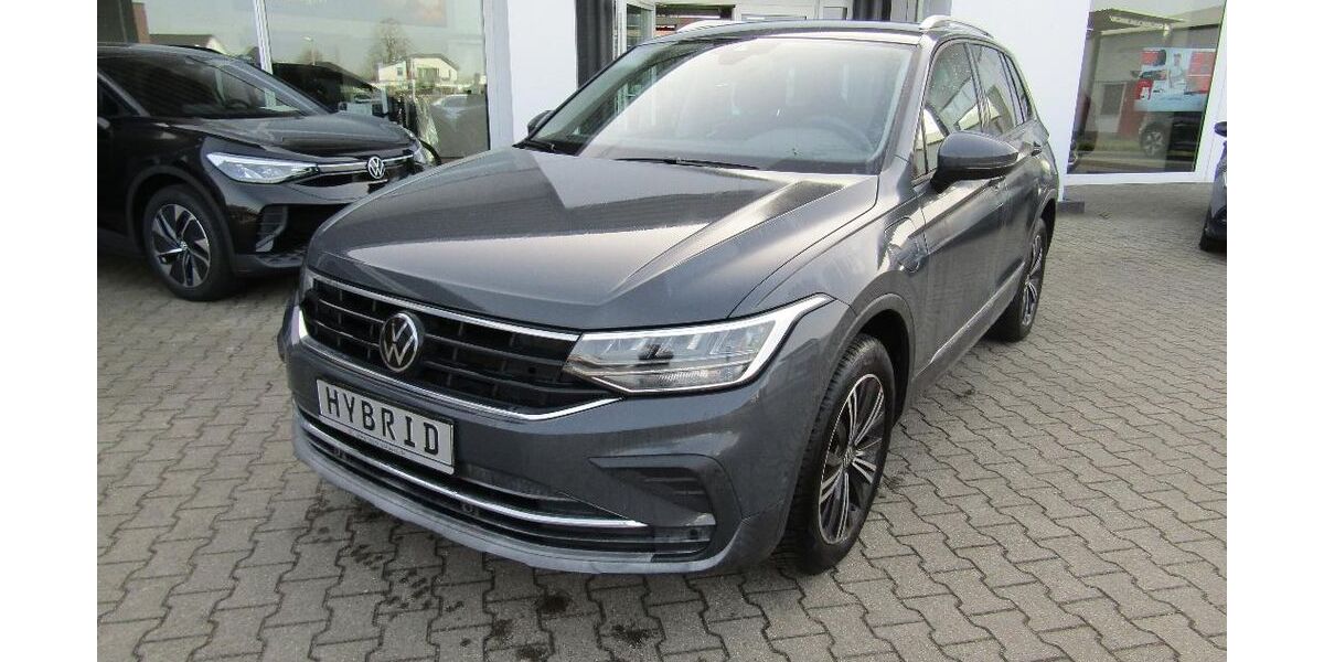 VW Tiguan 73.559 km 26.450 &euro; Emmerich am Rhein 46446
