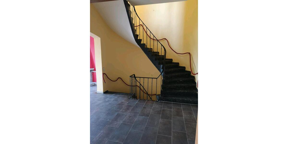 Reihenhaus Emmerich am Rhein - 12 Zimmer, 357 m&sup2;, 3.400&euro; | Angebot:25163561