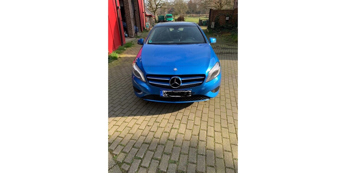 Mercedes-Benz A-Klasse 129.000 km 12.900 &euro; Rees 46459
