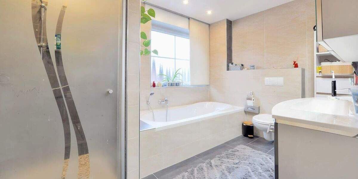 Etagenwohnung Xanten - 5 Zimmer, 122 m&sup2;, 360.000&euro; | Angebot:25675598