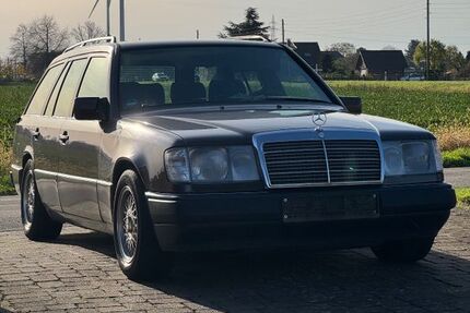 Mercedes-Benz 220 314.852 km 2.499 &euro; Rees 46459