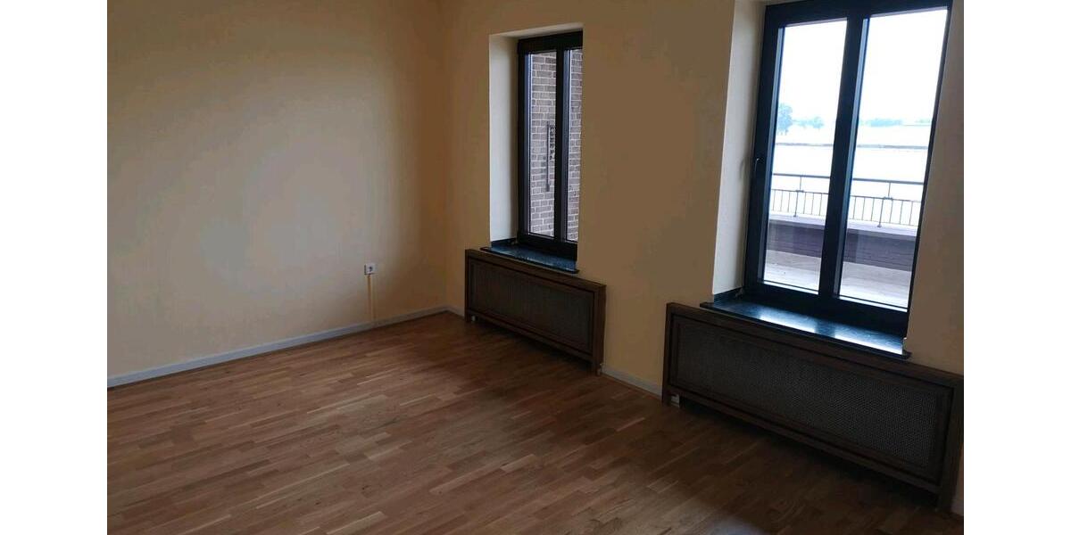 Reihenhaus Emmerich am Rhein - 12 Zimmer, 357 m&sup2;, 3.400&euro; | Angebot:25163561